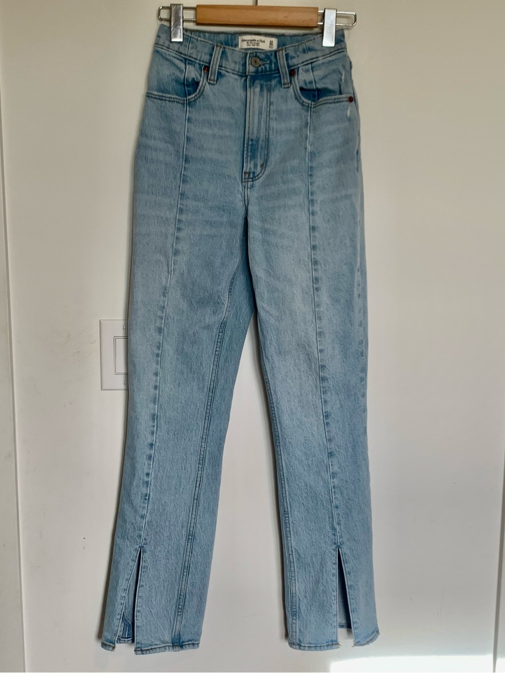 Abercrombie & Fitch 90s Straight Ultra High Rise Jean Curvy Denim Slit Hem 24 00